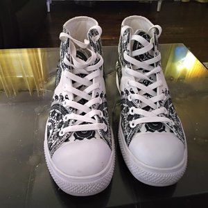 YES WE VIBE TWIN ELEPHANTS HIGH TOPS SIZE 7